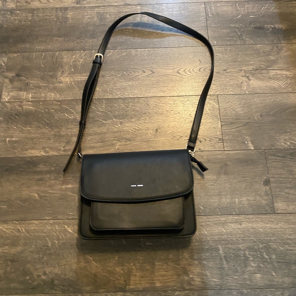 Pixie Mood Zoe Crossbody NWOT‎